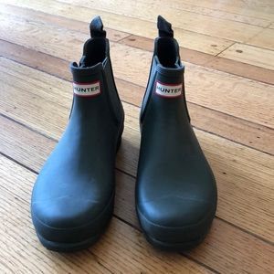 Hunter Chelsea rain boots size 10